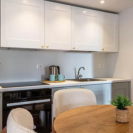 Daire Dhermi's Icon - Penthouse 2br, 2wc - Premium Views 16